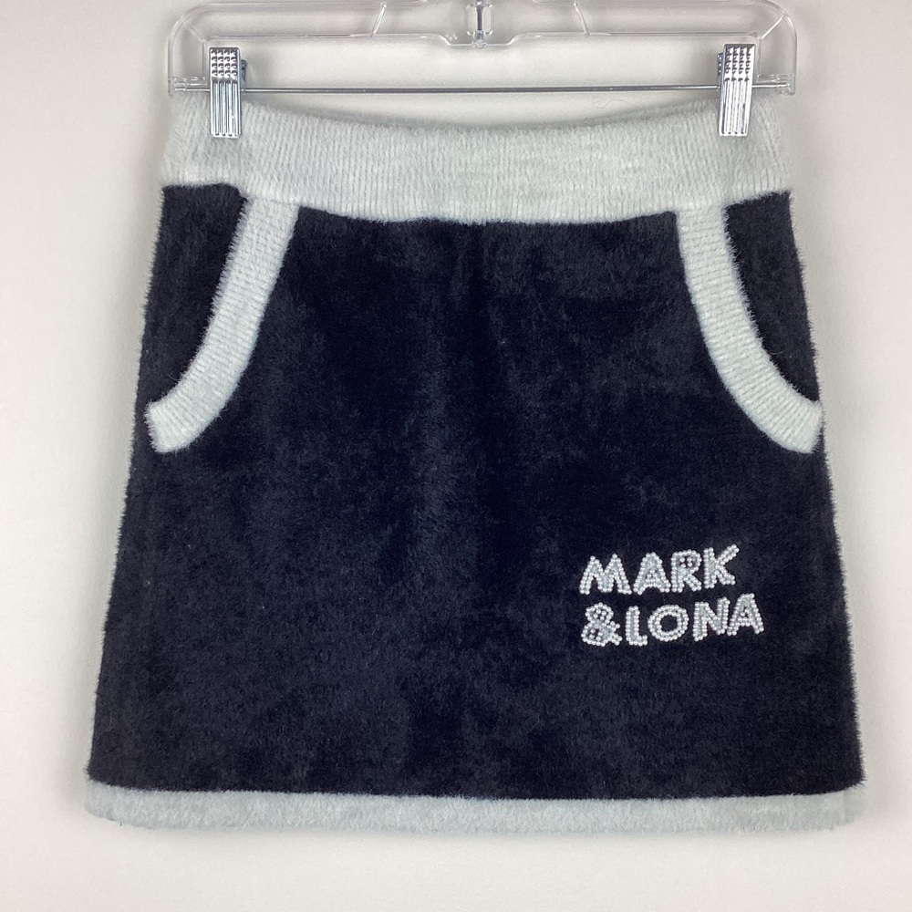 Mark & Lona Black & Cream Fuzzy Golf Skirt | M